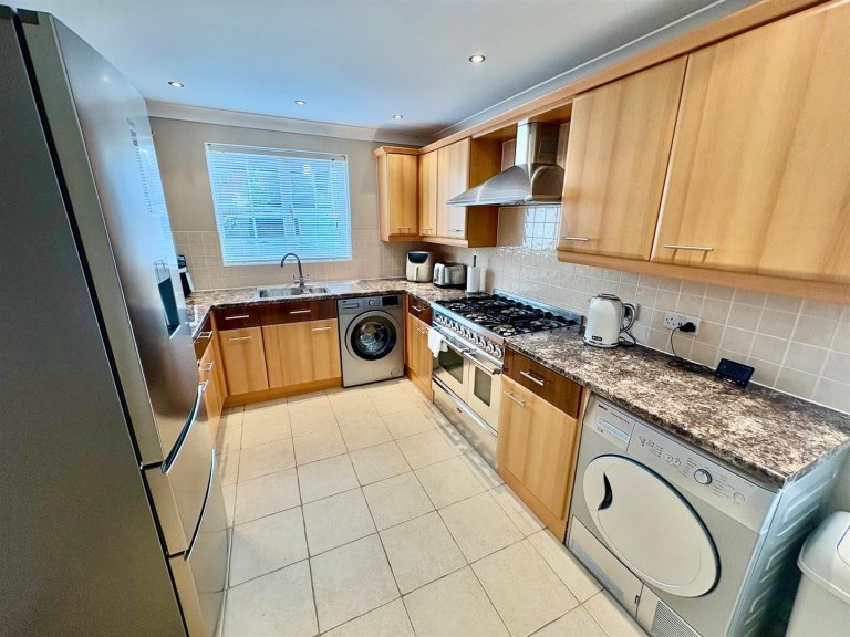 Knighton Close, Hampton Vale, Peterborough