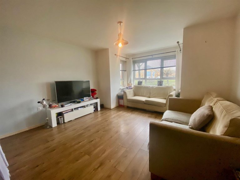 Mid Water Crescent, Hampton Vale, Peterborough